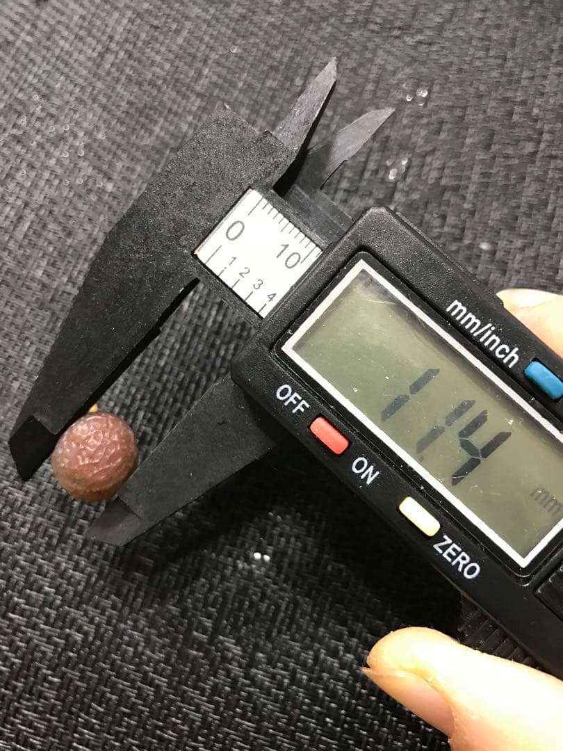 ゴビ石−1199 ゴビ瑪瑙　原石　『糸玉』