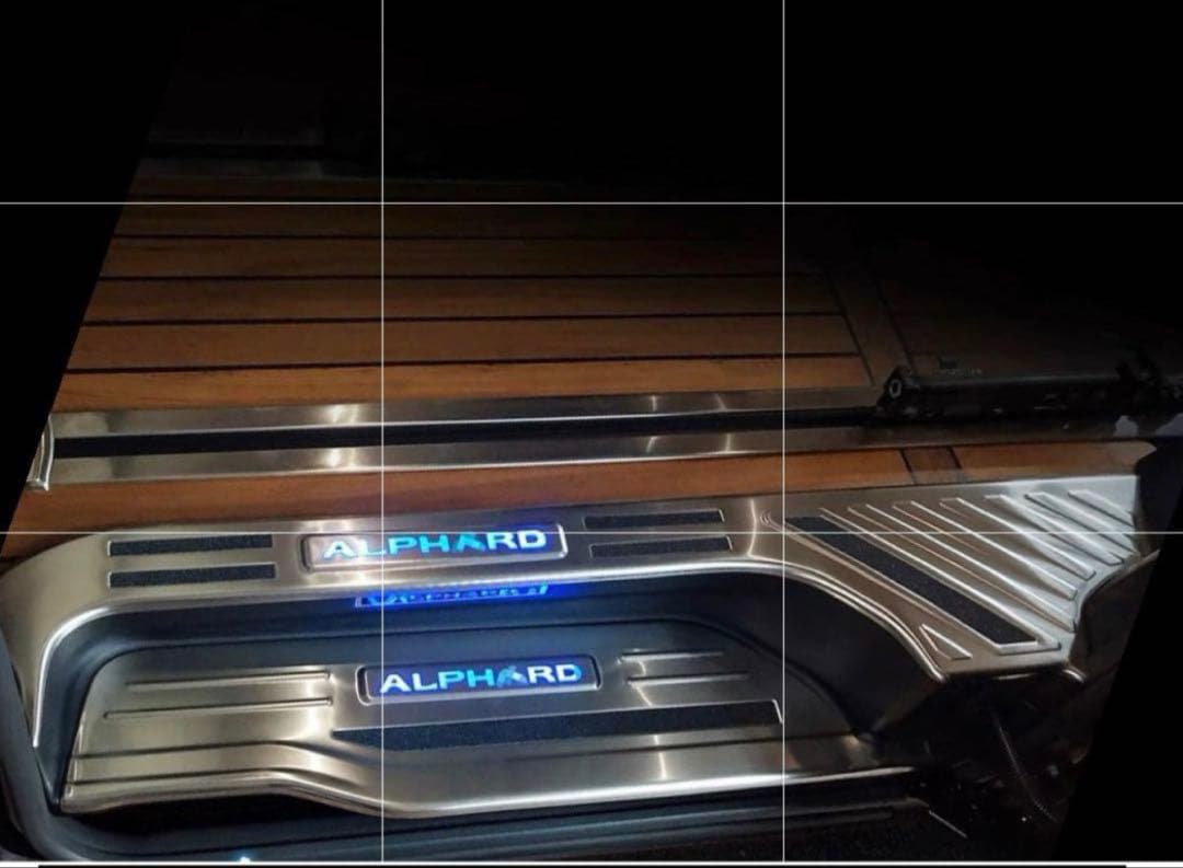 【新品・未使用】トヨタ ALPHARD 30系 スカッフプレート LED 内装