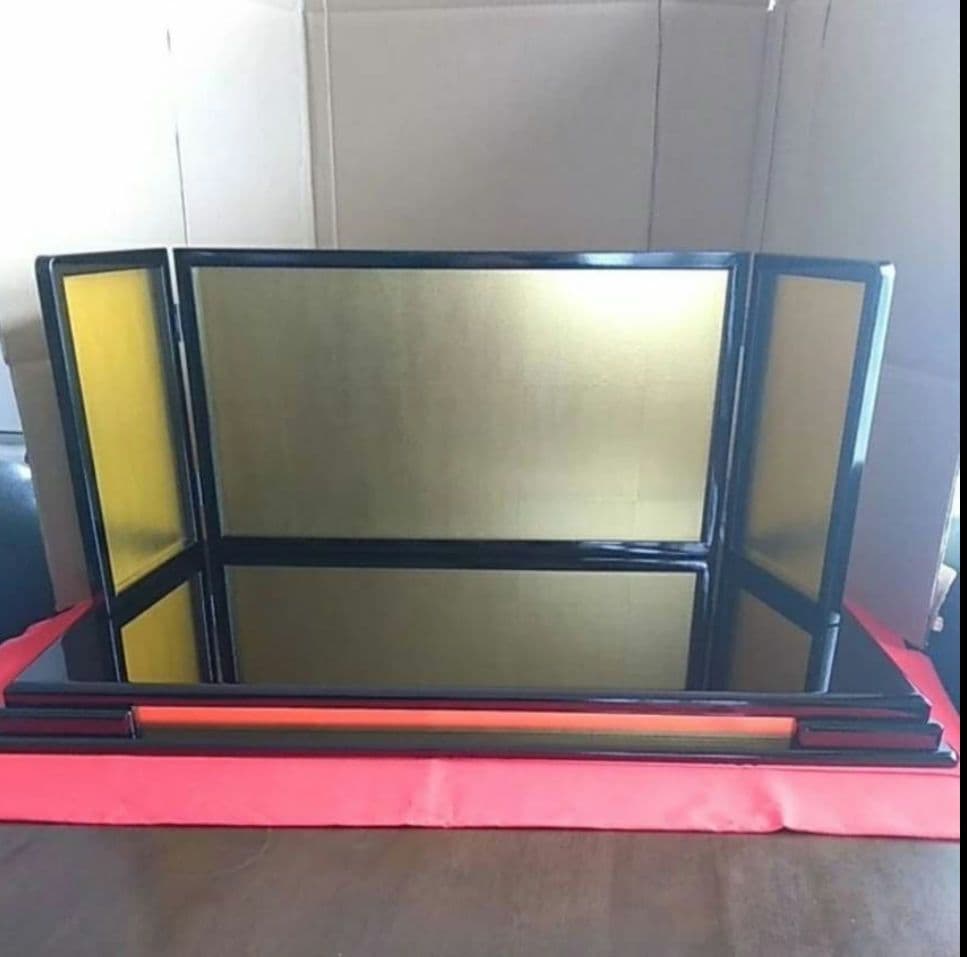 雛人形飾り台　屏風、台座セット　屏風 高さ33cm　台座(横幅全長) 83cm