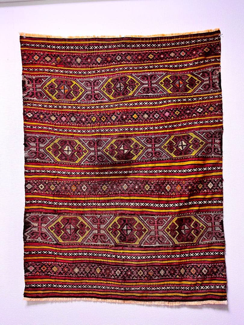 ヴィンテージの風格。トルコ。トライバルラグ