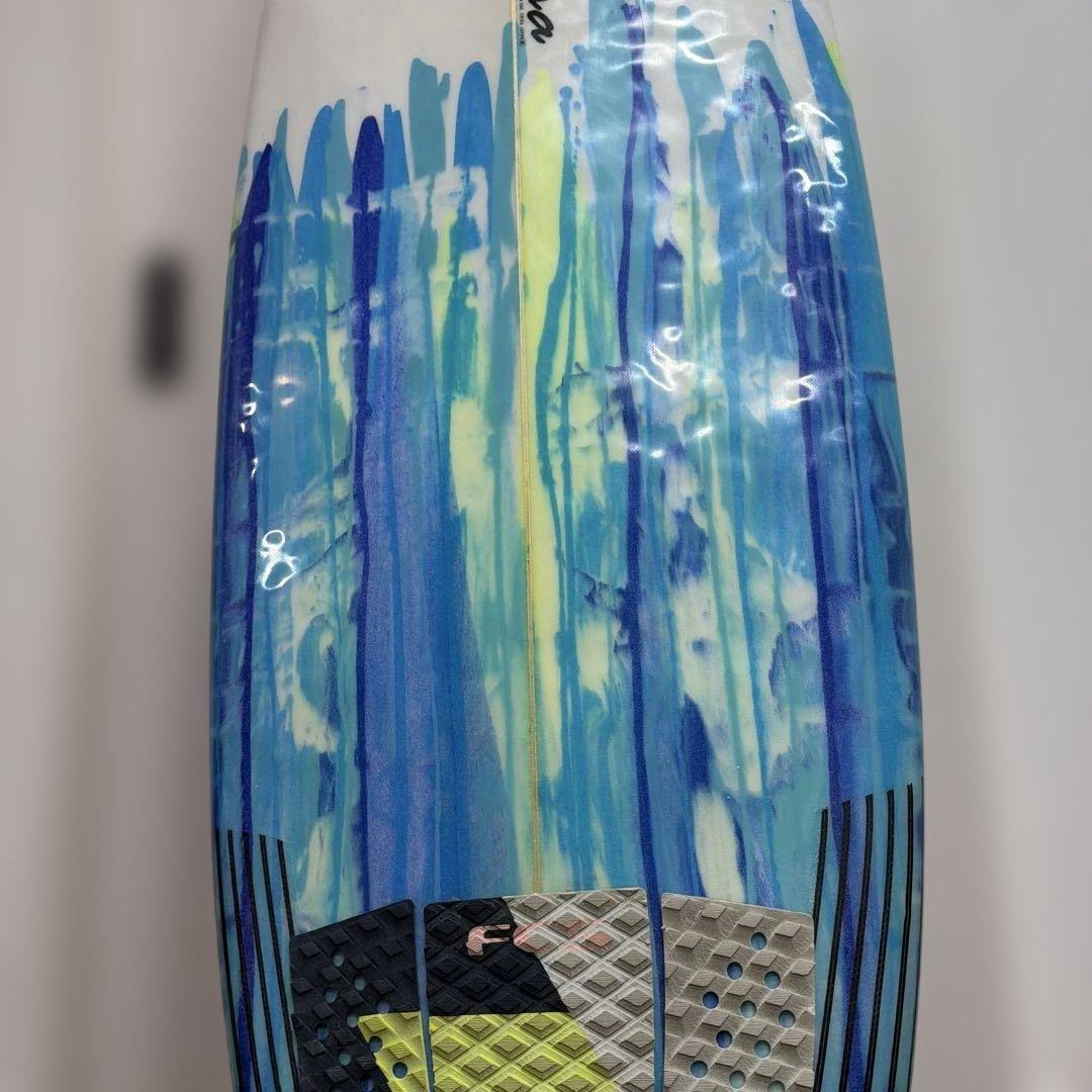 ジャスティスサーフボード　グリーンイグアナモデル