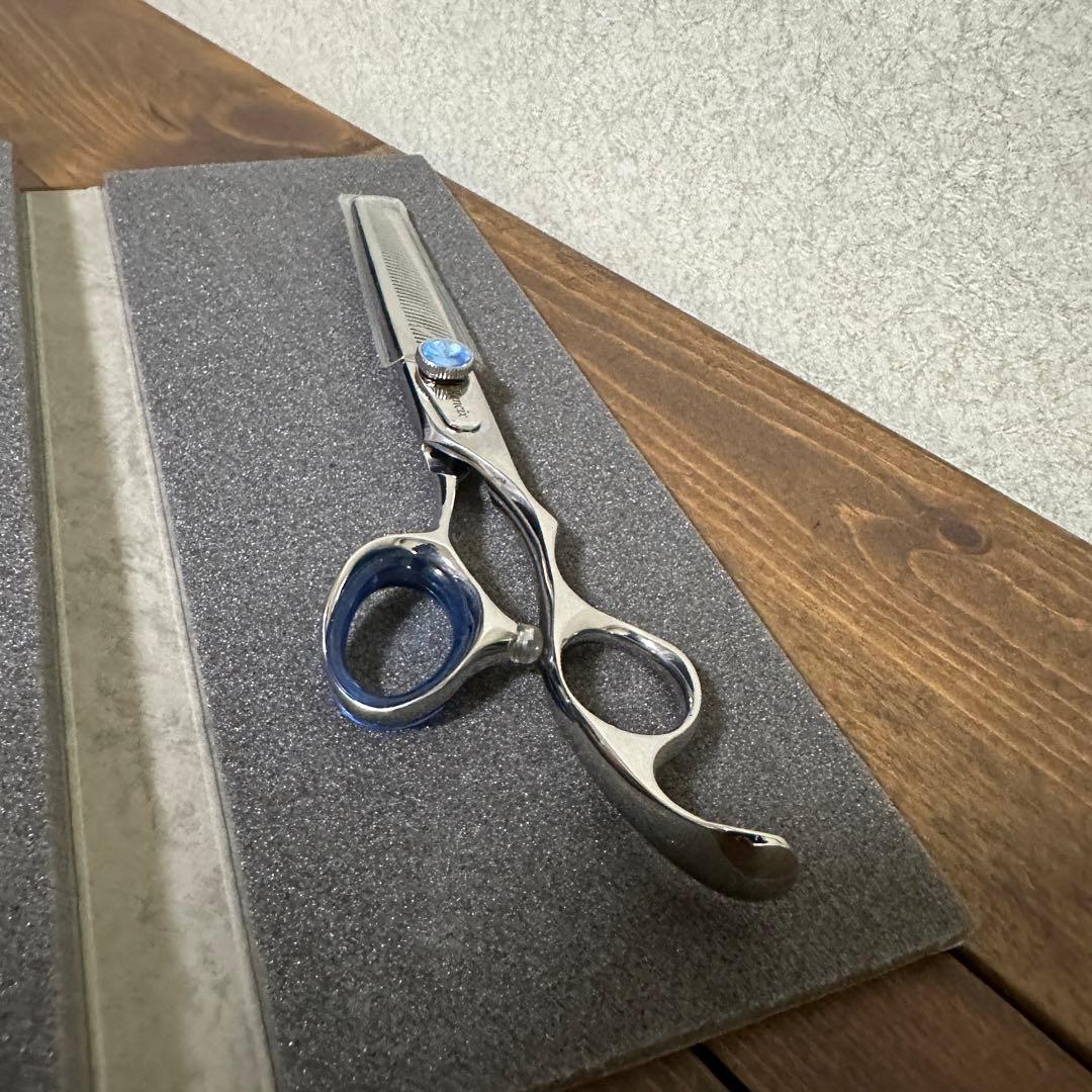 セニングシザー 40目コバルトスキバサミ　収納ケース付き