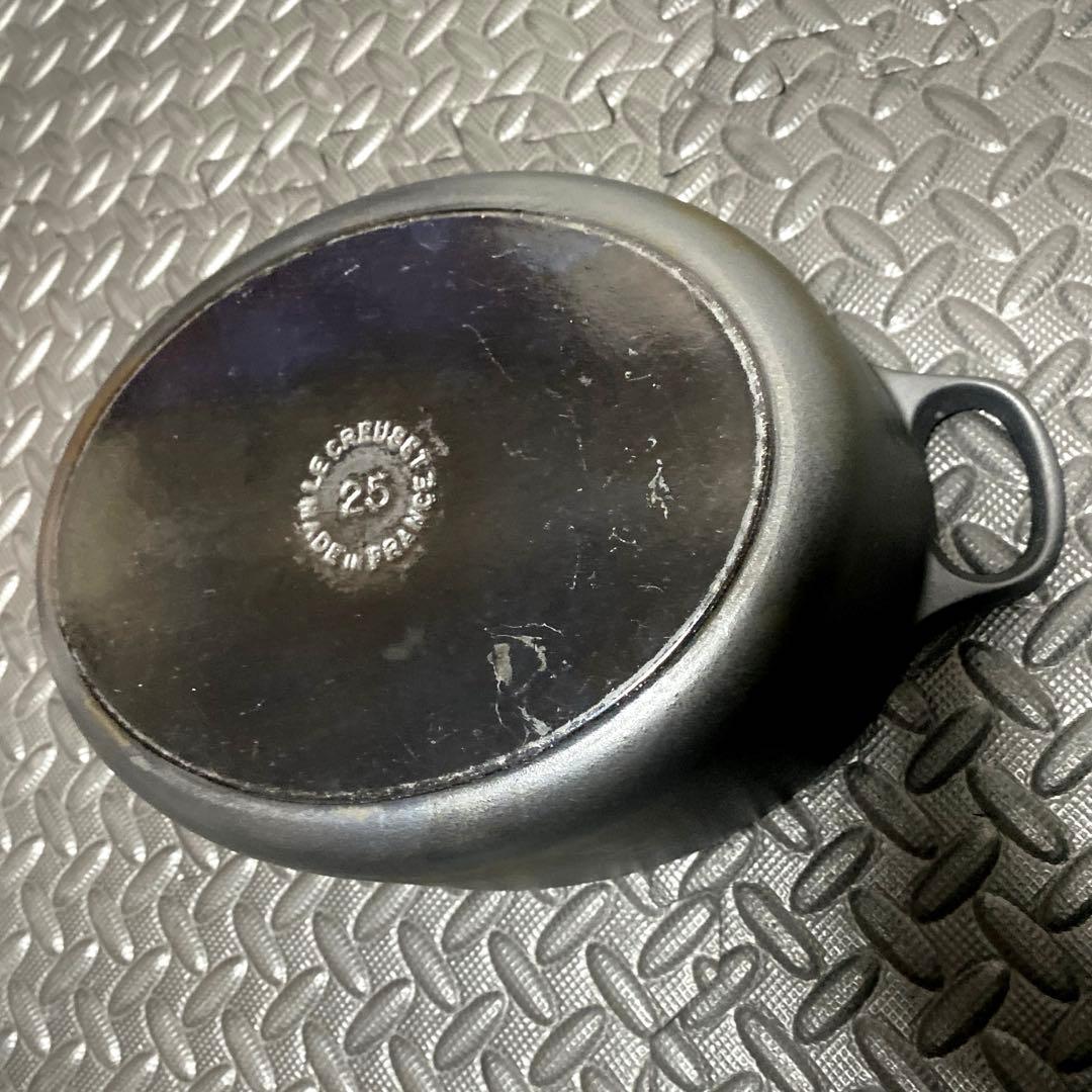 ル・クルーゼ オーバル 25cm ブラック 黒マットホーロー