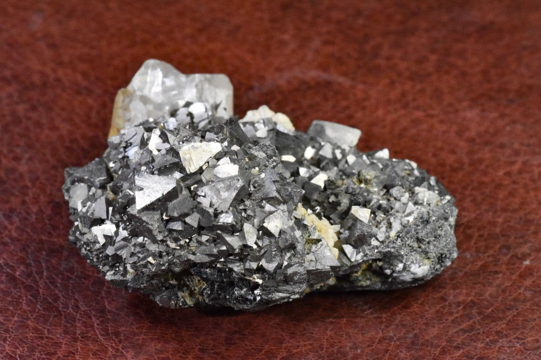 内モンゴル産 硫砒鉄鉱とカラーレスフローライト