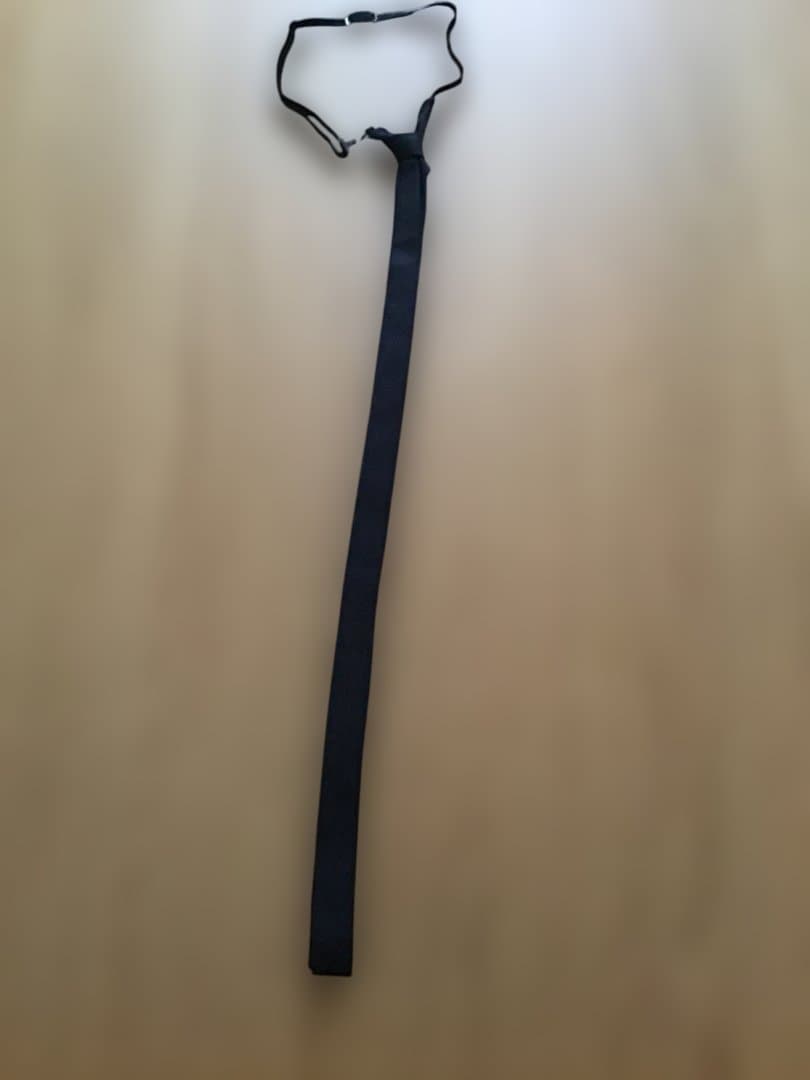 ディオールオム　シルク製 黒ネクタイ