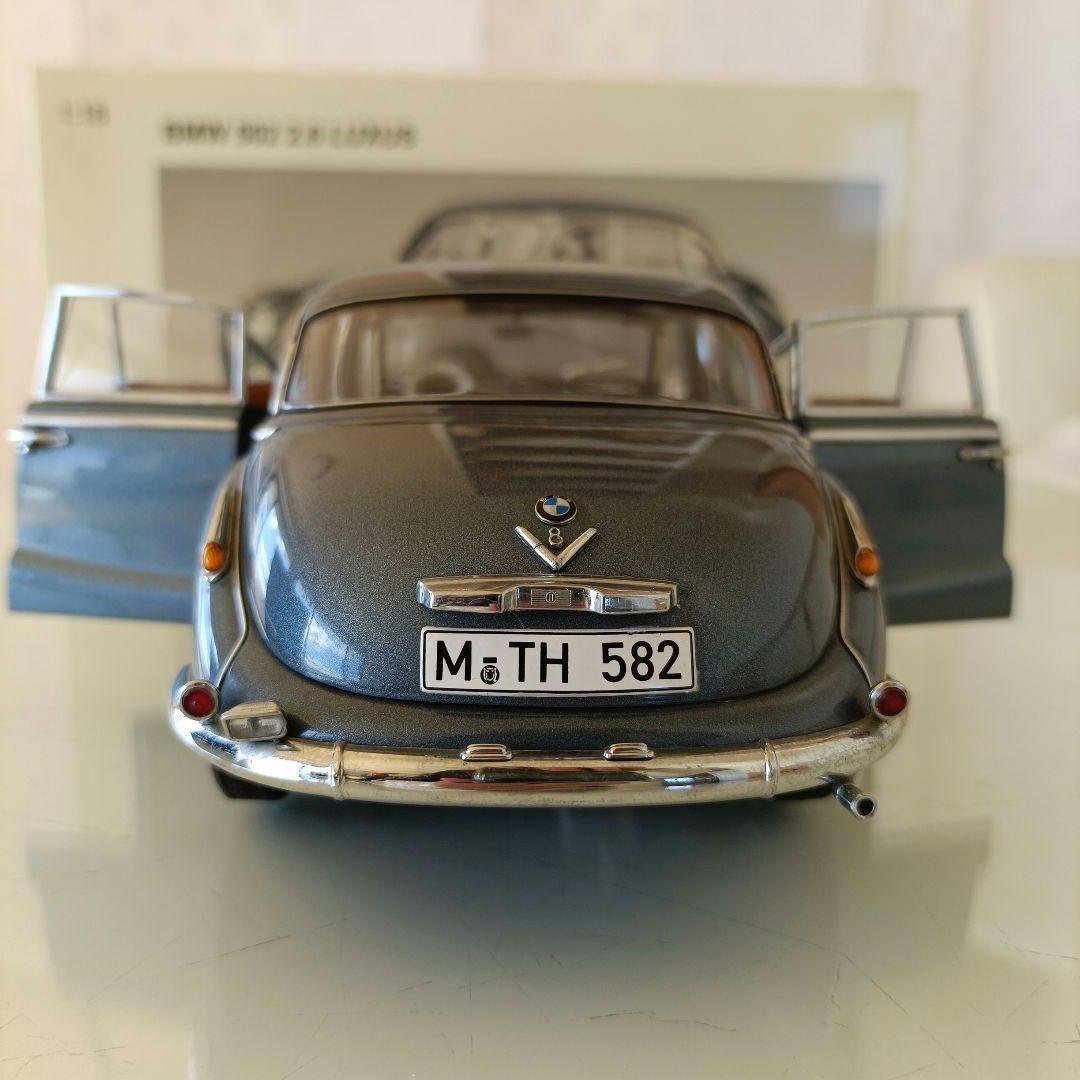 オートアート製　 502 2.6 Luxus 1:18 スケール