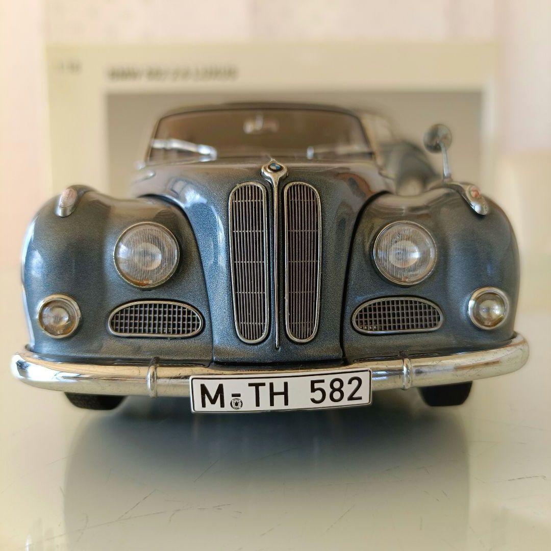 オートアート製　 502 2.6 Luxus 1:18 スケール