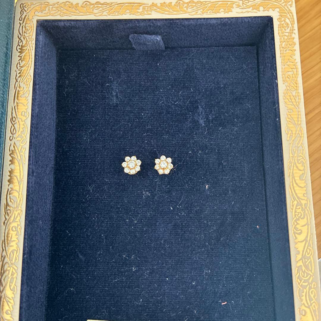 愛子　花形　k18ゴールドピアス