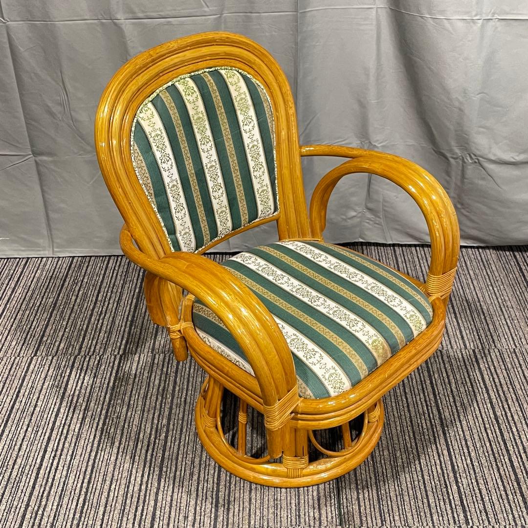 レトロな回転椅子 籐 ラタンチェア アンティーク 昭和