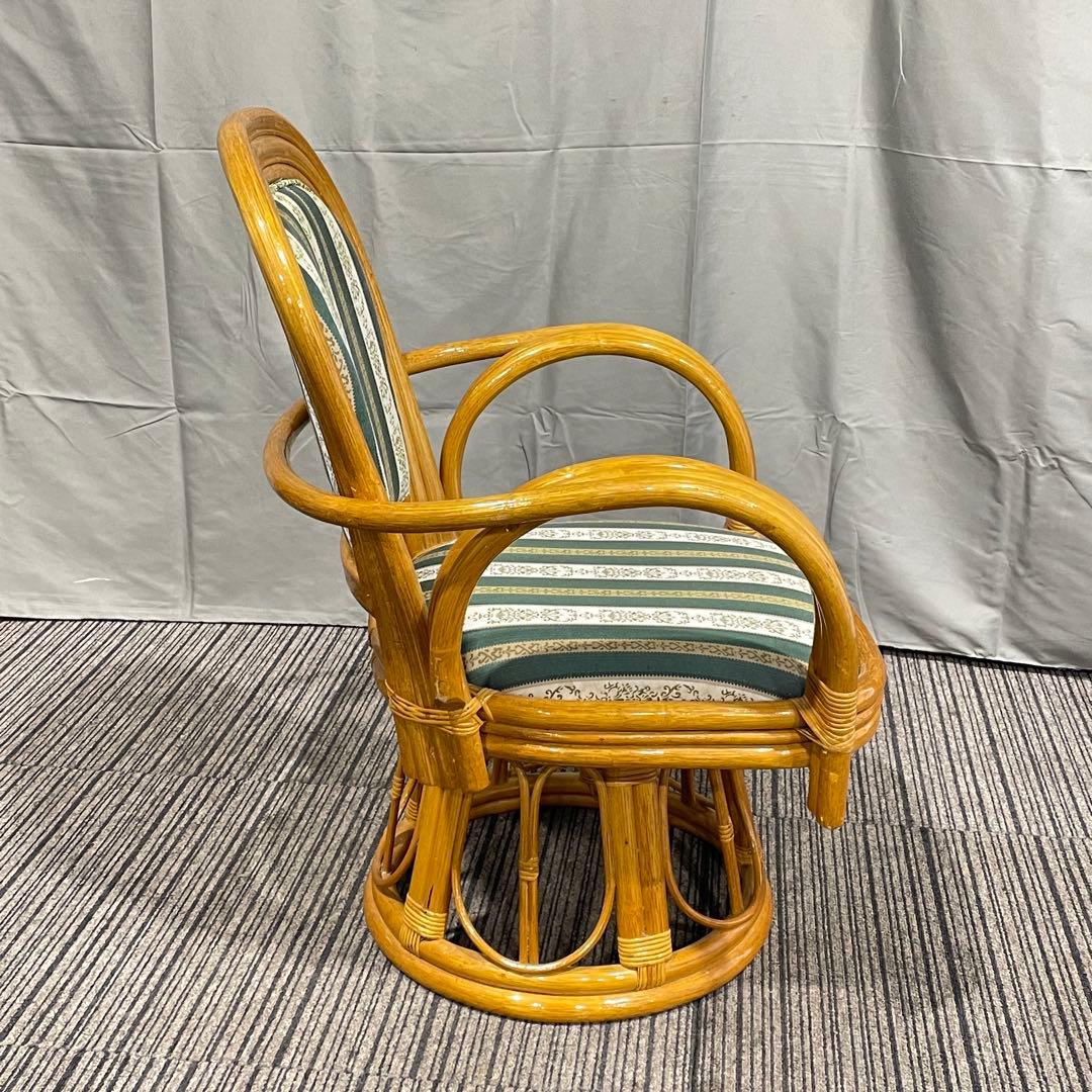レトロな回転椅子 籐 ラタンチェア アンティーク 昭和