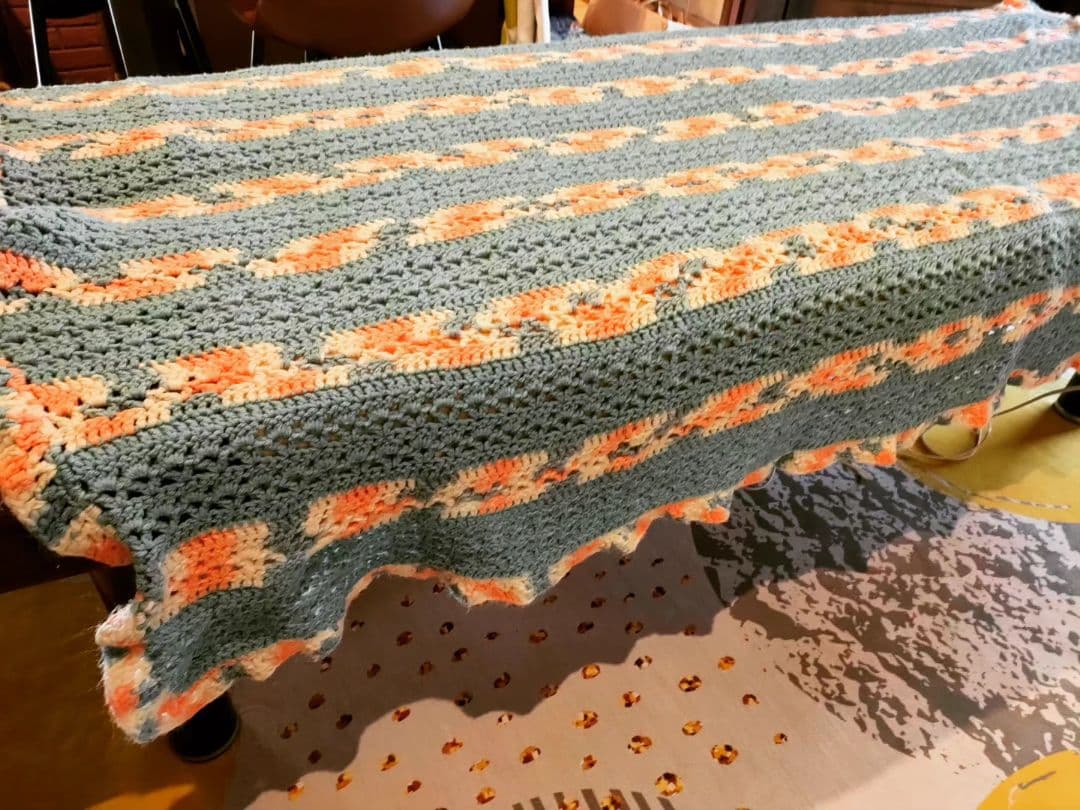アメリカ雑貨　グラニーブランケット　ビンテージ　手編みベッドカバー ニットカバー