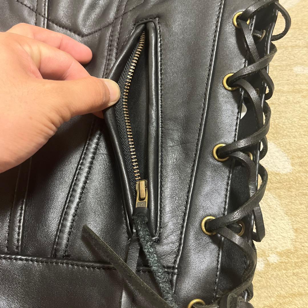 レザーベスト