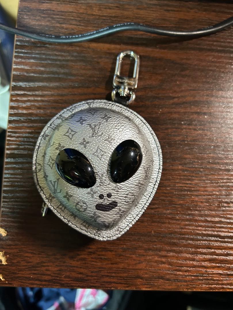 バックチャーム.LVエイリアン