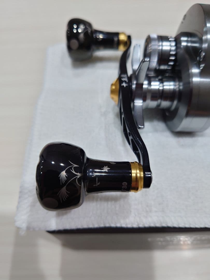 オシアコンクエストCT300HG×LIVRE CRANK110限定ハンドル付き