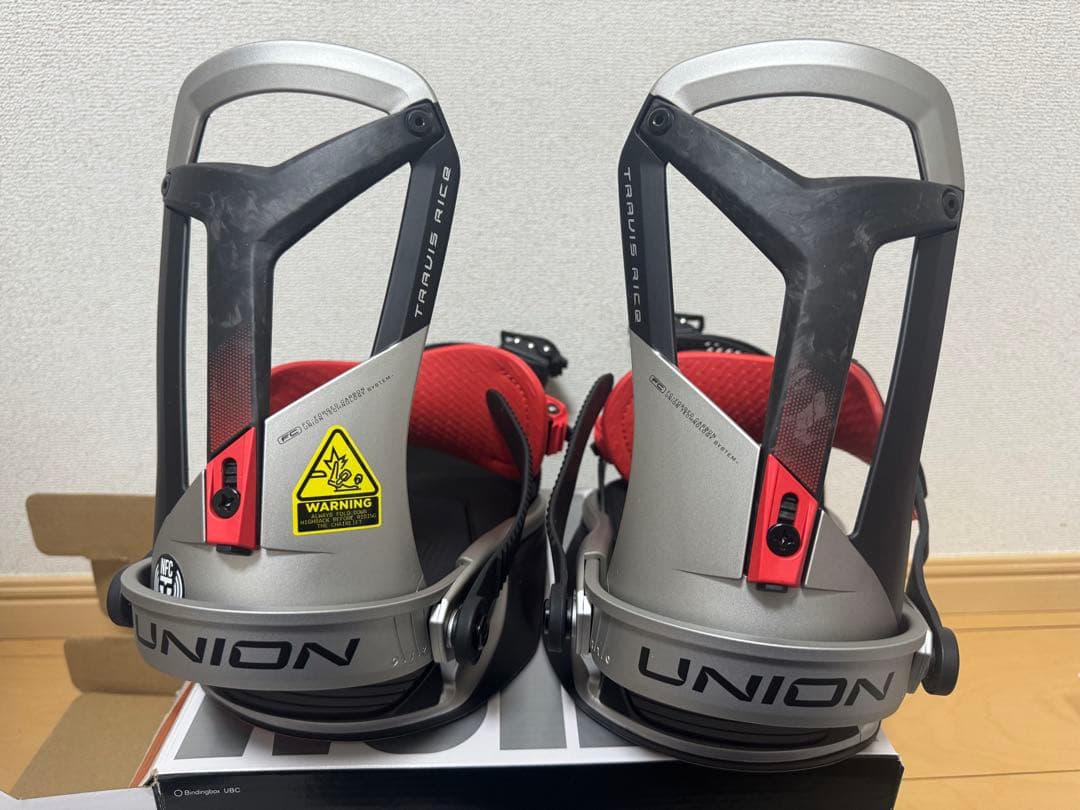 hiroaki　スノーボード　UNION FALCOR シルバー　M