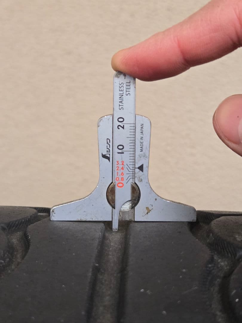 ADVAN NEOVA AD08R 245/40R18 93W　2021年製4本