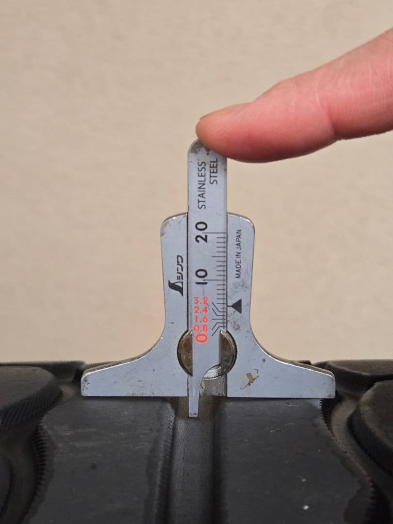 ADVAN NEOVA AD08R 245/40R18 93W　2021年製4本