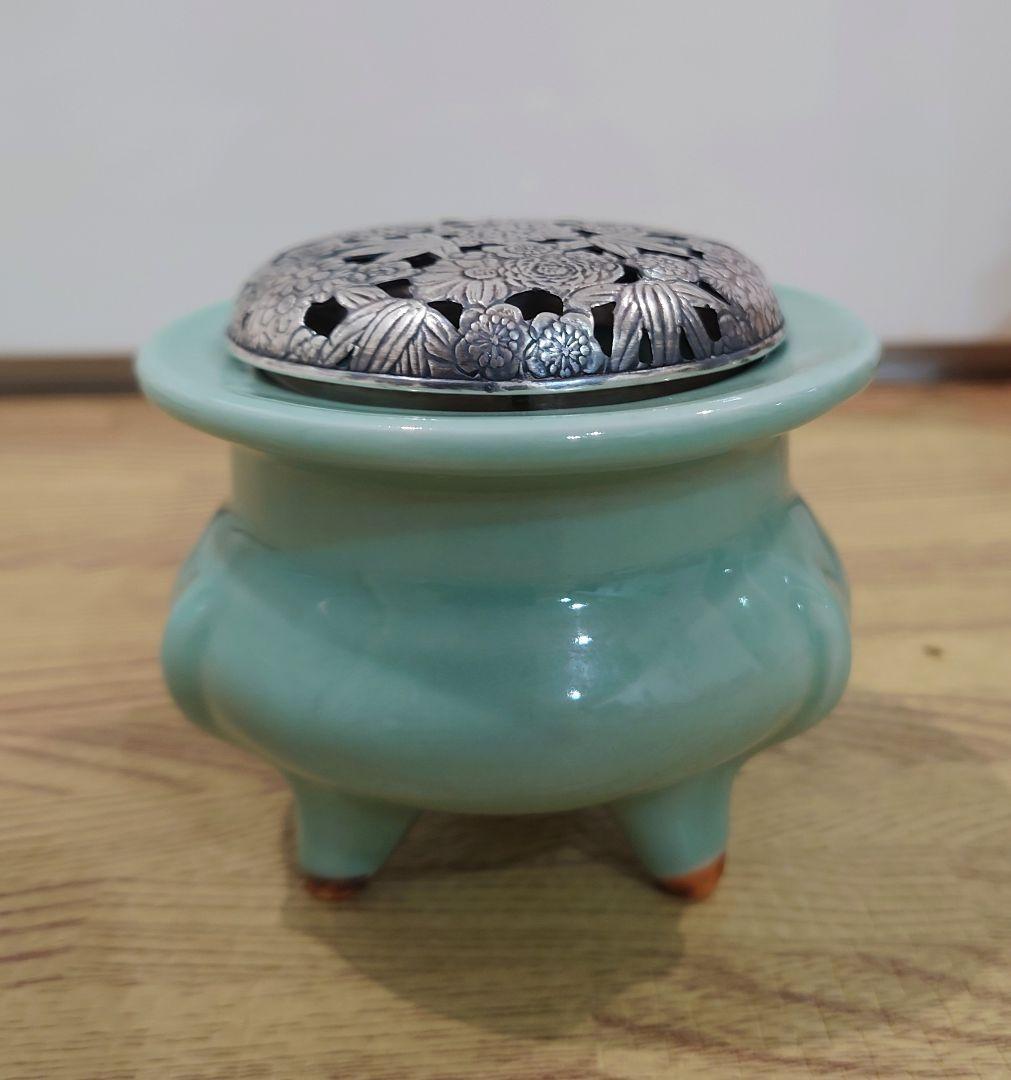 青磁 袴腰香炉 純銀透彫火舎