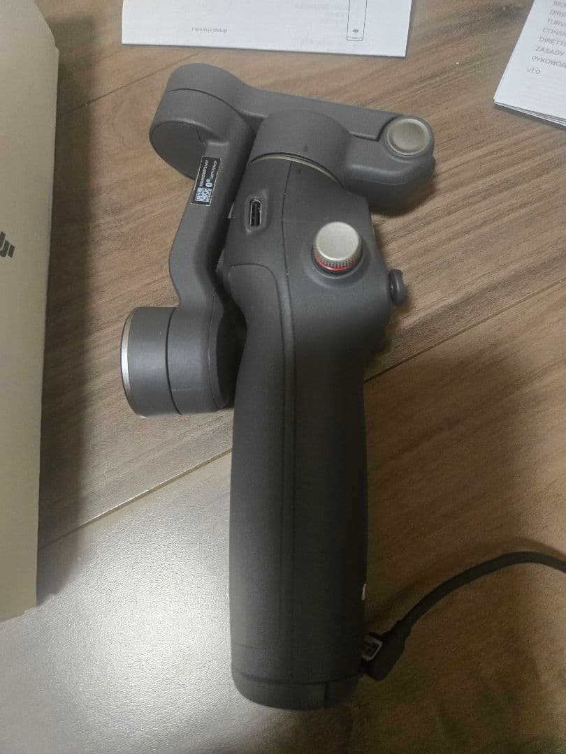 DJI Osmo Mobile 7 スタビライザー
