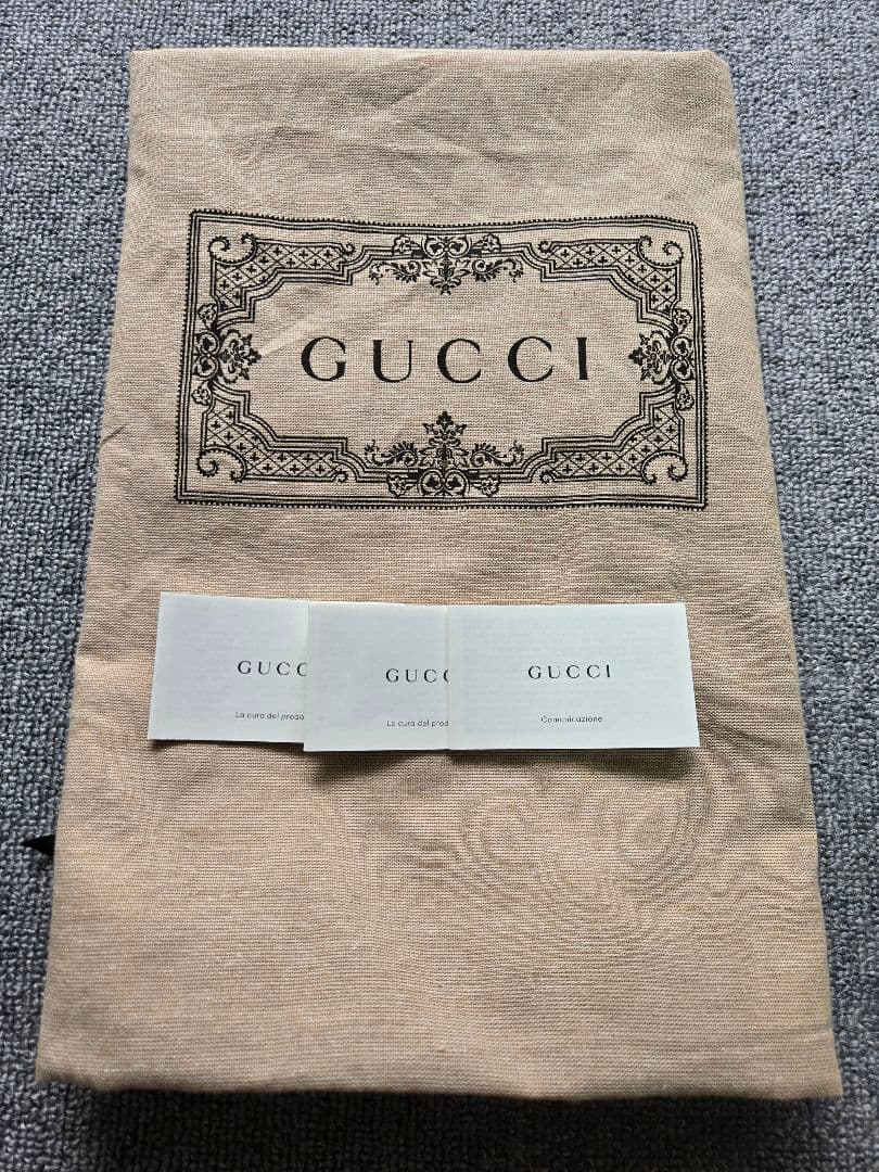 か*ぺ様 GUCCI グッチ エンボスロゴ キャンバス トート ショルダーバッグ