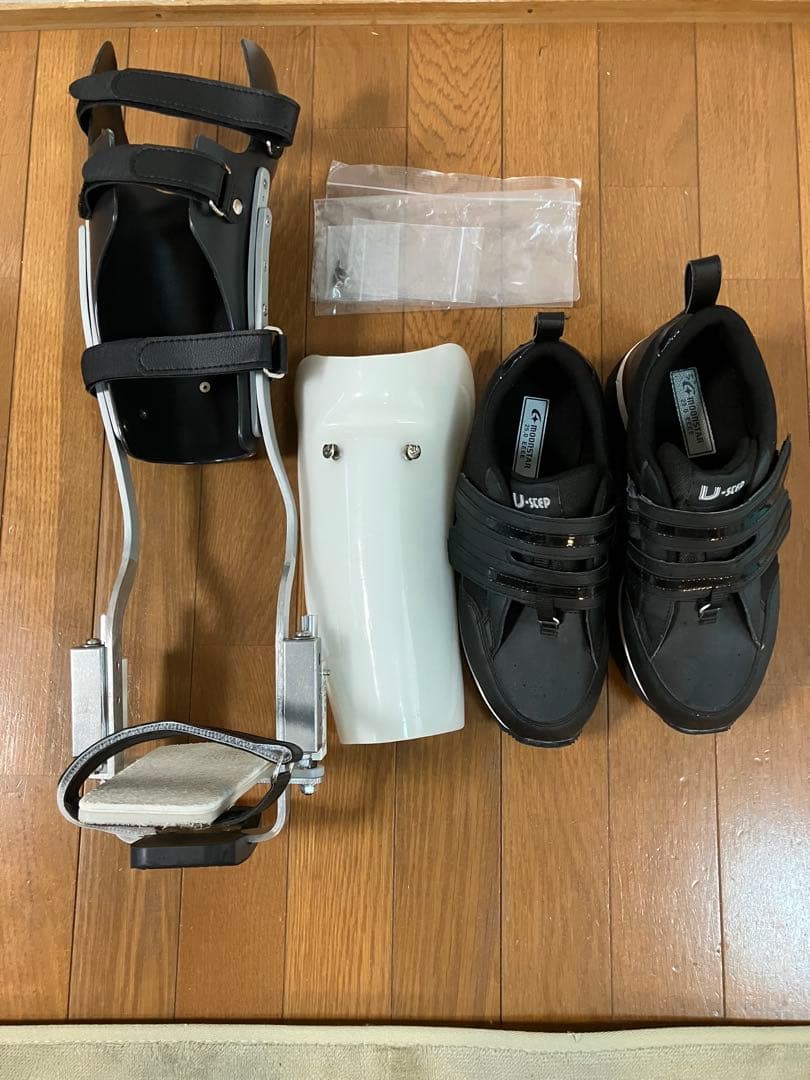 PTB装具、使用少、右足用リハビリ器具、 歩行補助具とシューズセット、足装具