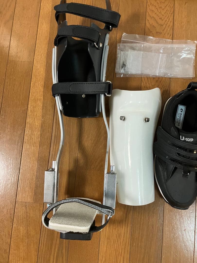 PTB装具、使用少、右足用リハビリ器具、 歩行補助具とシューズセット、足装具
