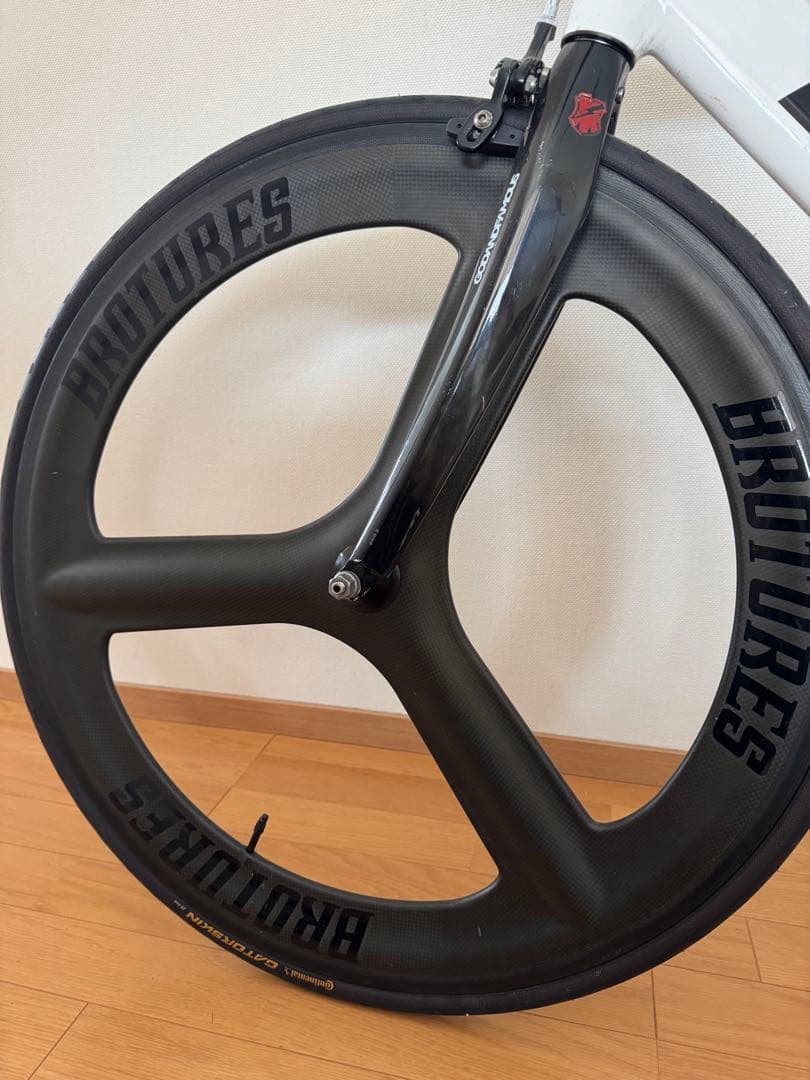 BROTURESホイール カーボン　前後 タイヤ付き ブローチャーズ