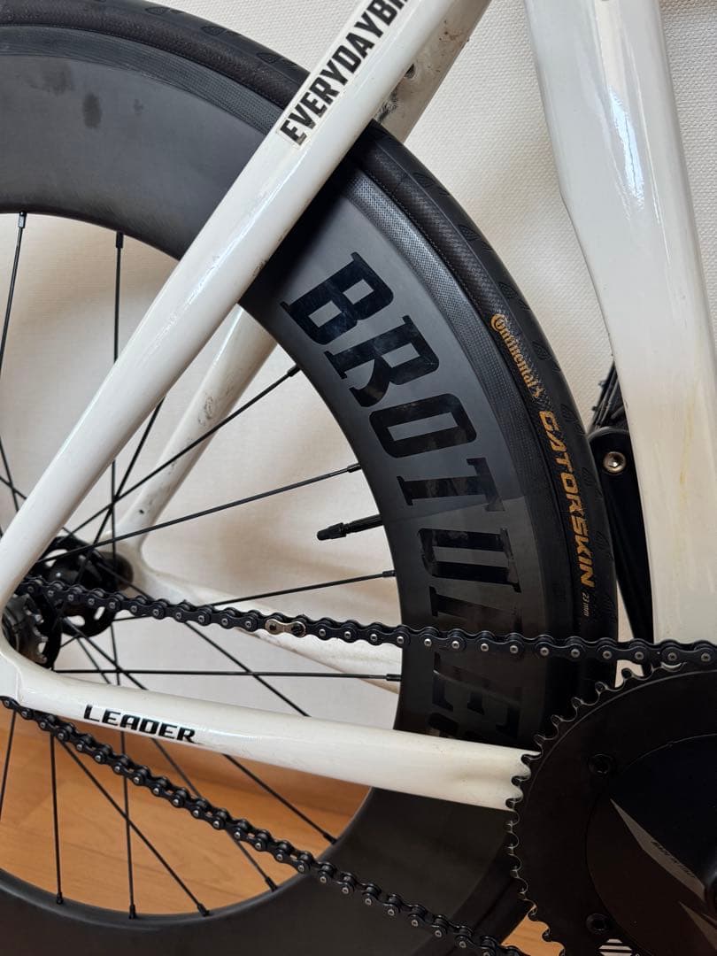 BROTURESホイール カーボン　前後 タイヤ付き ブローチャーズ