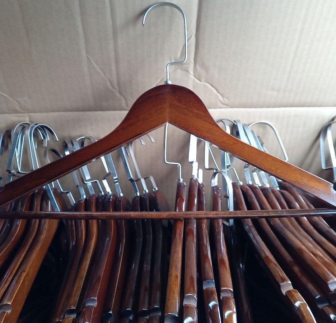 アンティーク調木製ハンガー100本以上