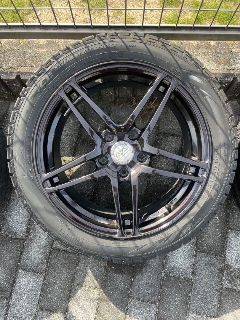 ヨコハマ　アドバンAVSモデル5 17インチホイールスタッドレスセット