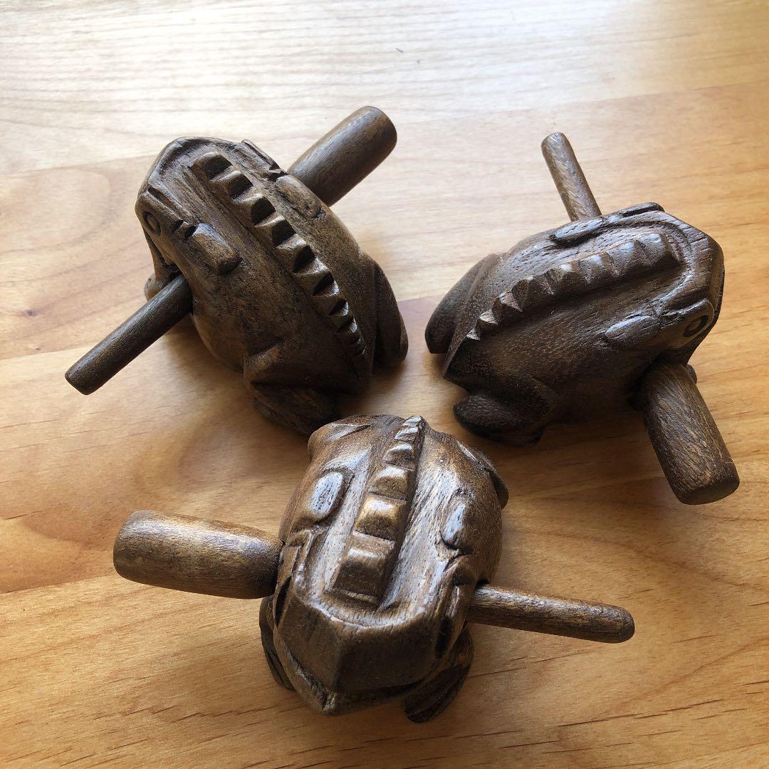 カエル　楽器・置物　3つ