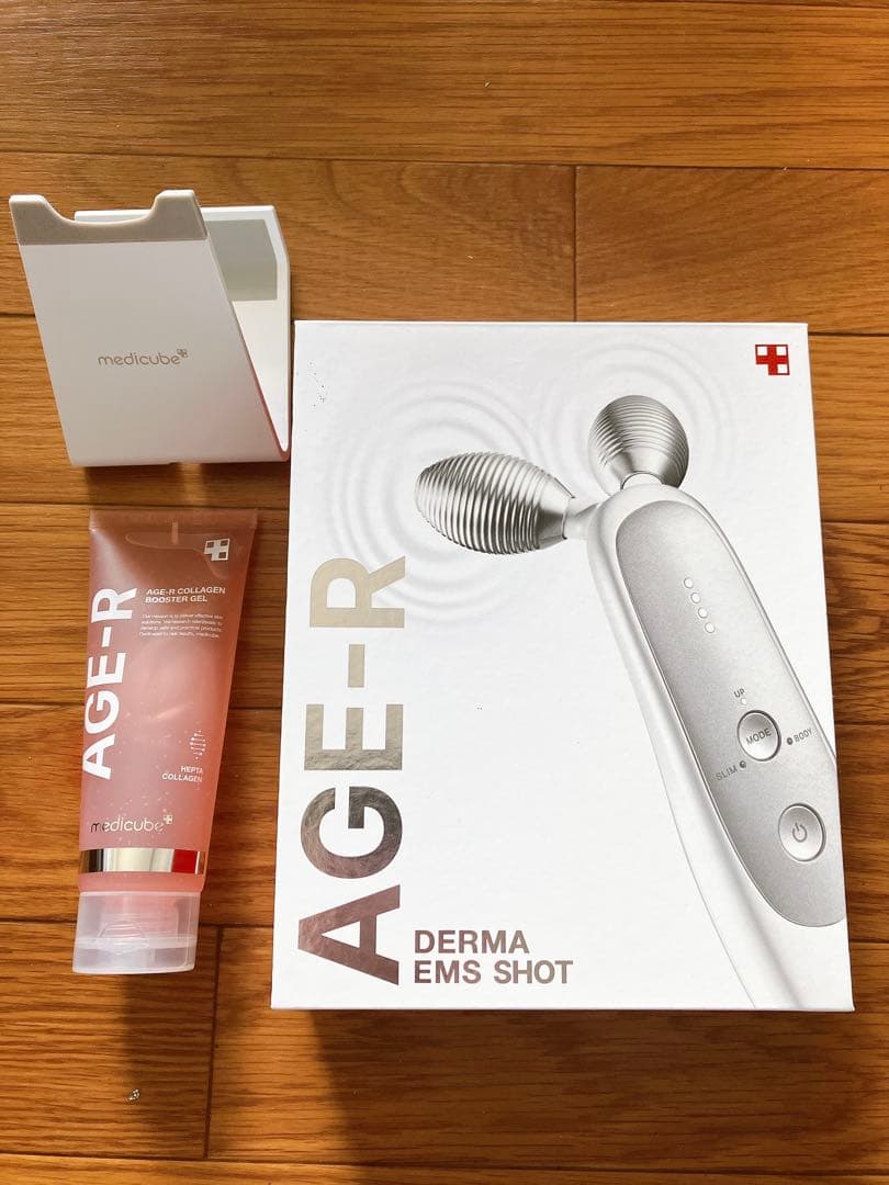 MEDICUBEメディキューブAGE-R DERMA EMS SHOT美容器