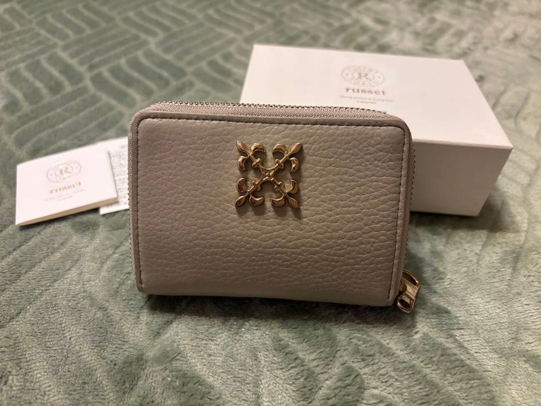 russet レザー三つ折り財布 グレー