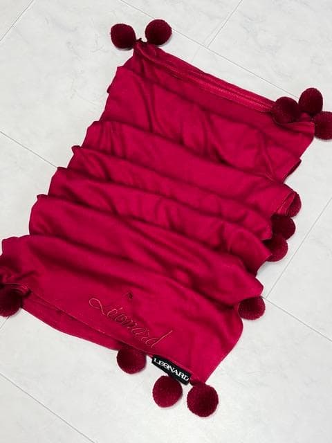 新品未使用★レオナール ウール＆シルク 大判スクエアストール 赤紫 ボンボン付