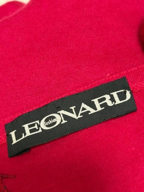 新品未使用★レオナール ウール＆シルク 大判スクエアストール 赤紫 ボンボン付