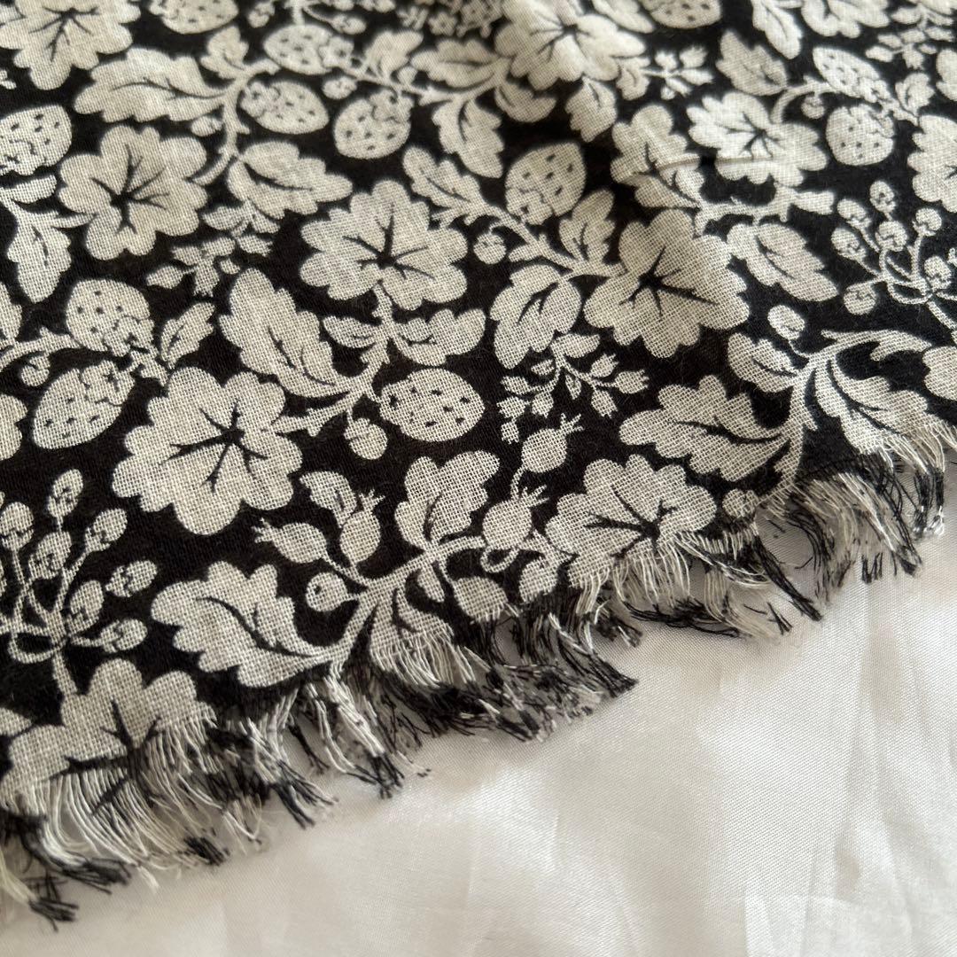 オールドマンズテーラー ワイルドベリー　ハンドプリント　ガーゼショール