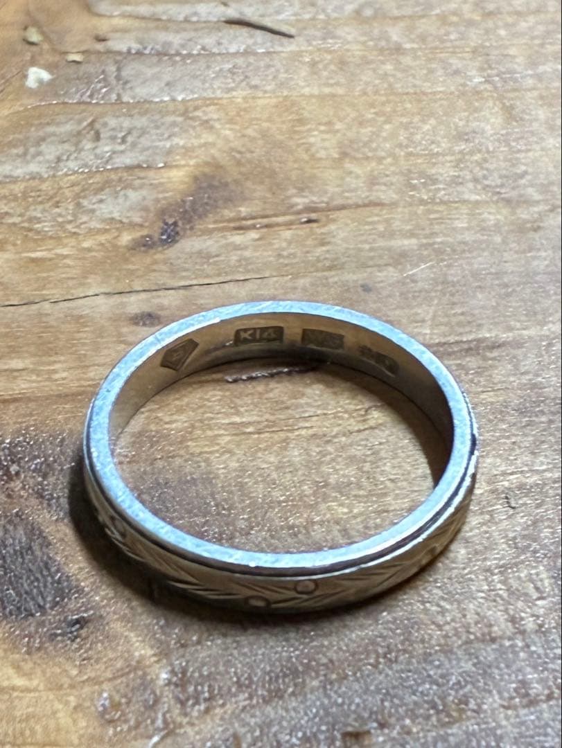 ま*ぬ様 K14 彫刻入りリング 2.5g