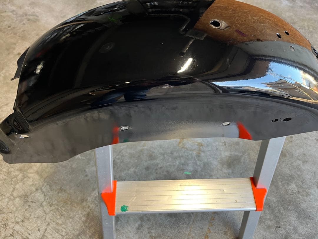 ハーレー　リアフェンダー　2001年式 FLSTF ファットボーイ　カット済黒