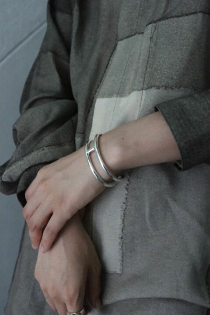 12月5日まで　XOLO JEWELRY　H Bangle