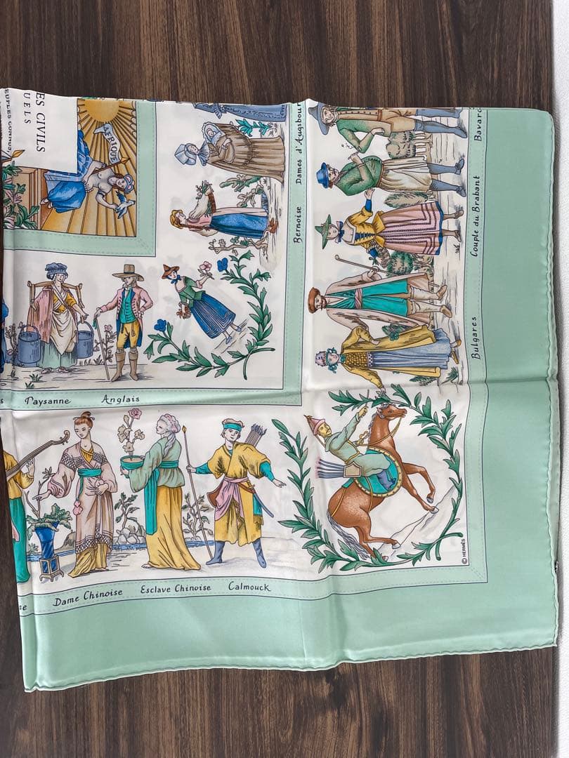 HERMES エルメスカレ90 現代市民の服装　シルク 大判