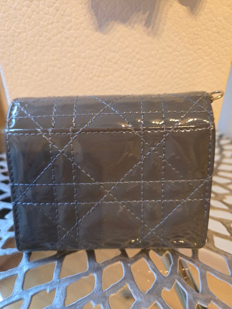 Lady Dior Lotus ウォレット カナージュ パテントカーフスキン