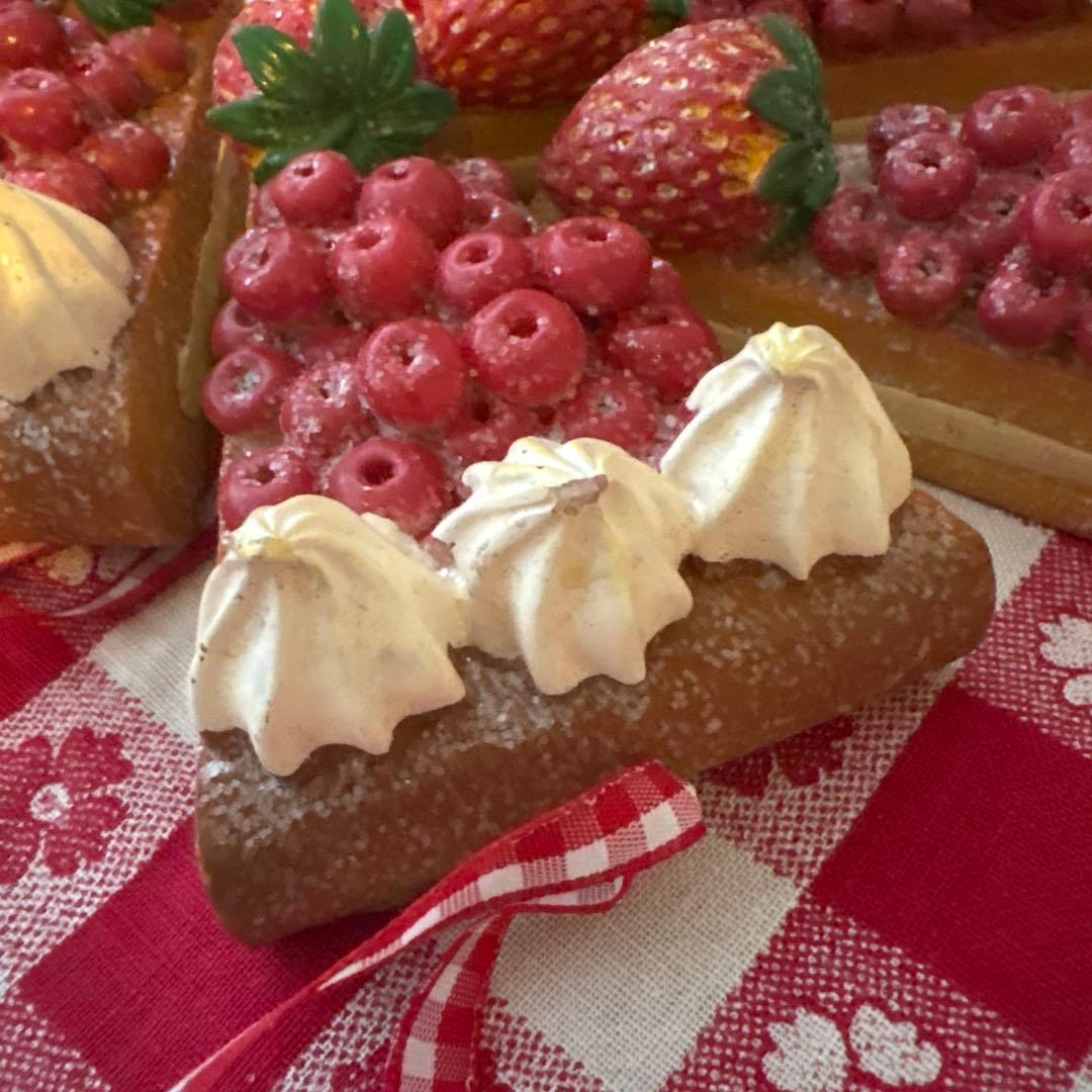 7046. ストロベリーケーキ オーナメント8Pセット