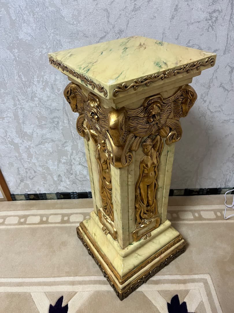 装飾的なアンティーク花瓶台