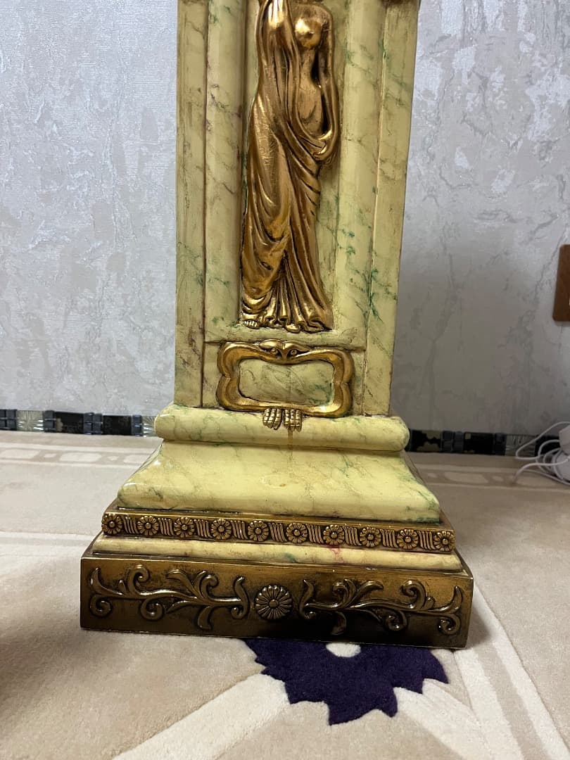 装飾的なアンティーク花瓶台