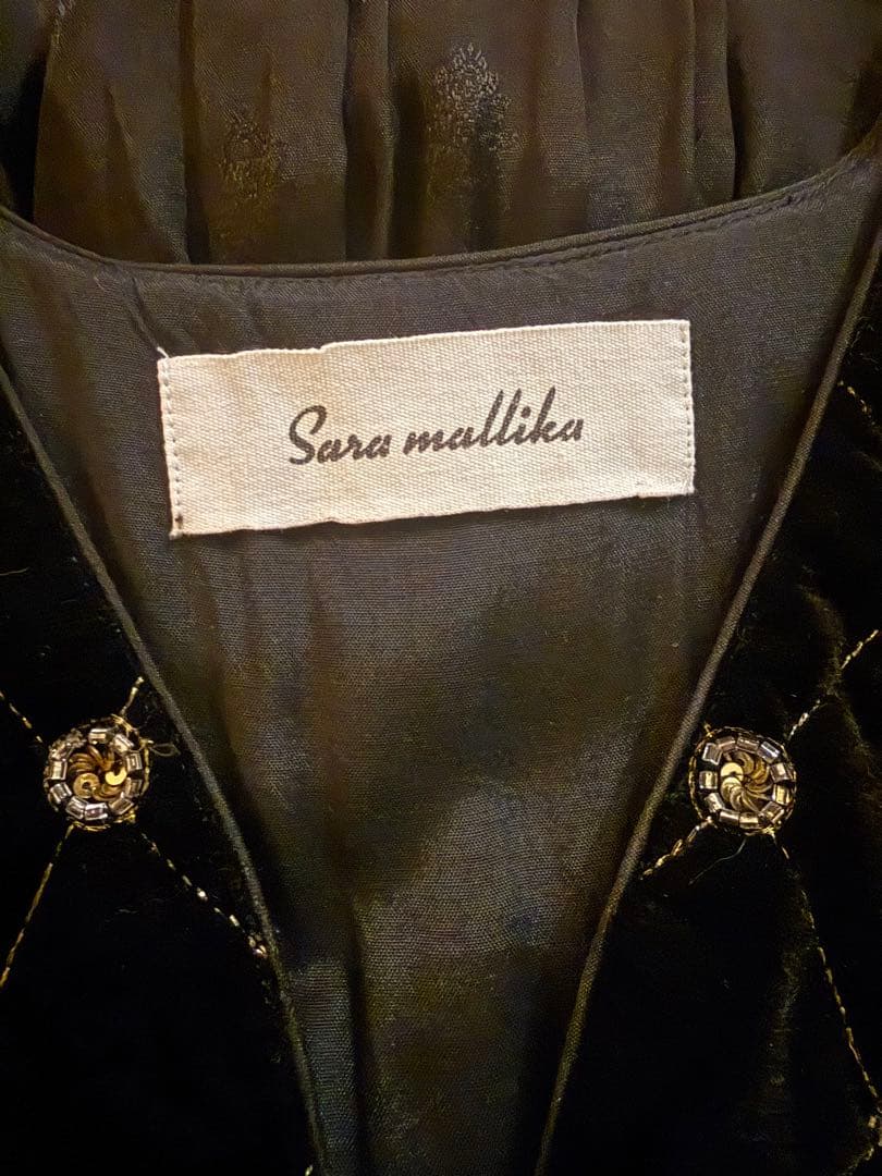 ワンピース Sara mallika VELVETBEADSEMBROIDERY DRESS