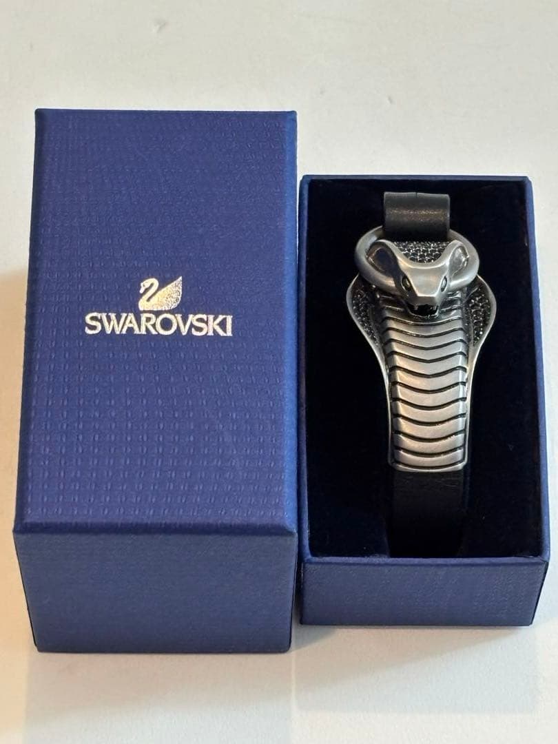 SWAROVSKI コブラデザイン ブレスレット シルバー ブラック革