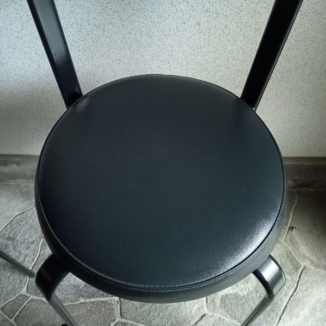 黒のカウンターチェアー　バースツール　昭和レトロ　ヴィンテージ