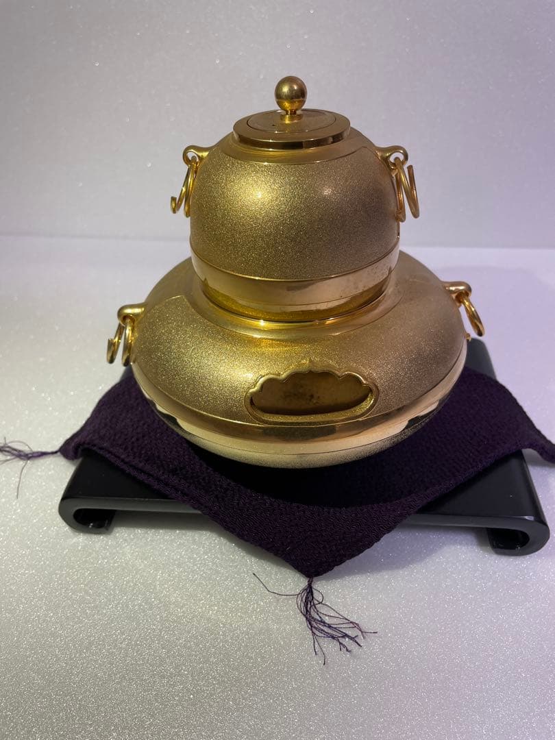 金色の茶釜