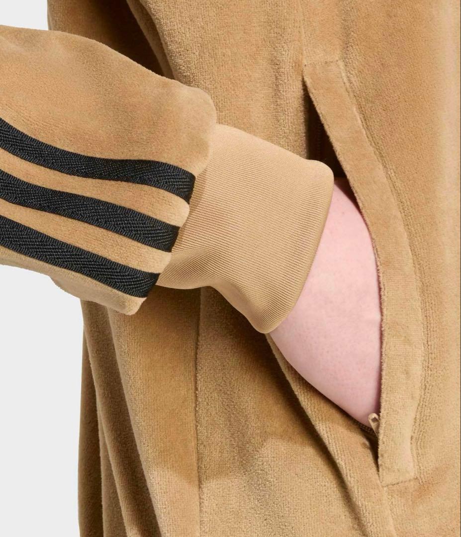 adidas originals ベロア トラックトップ