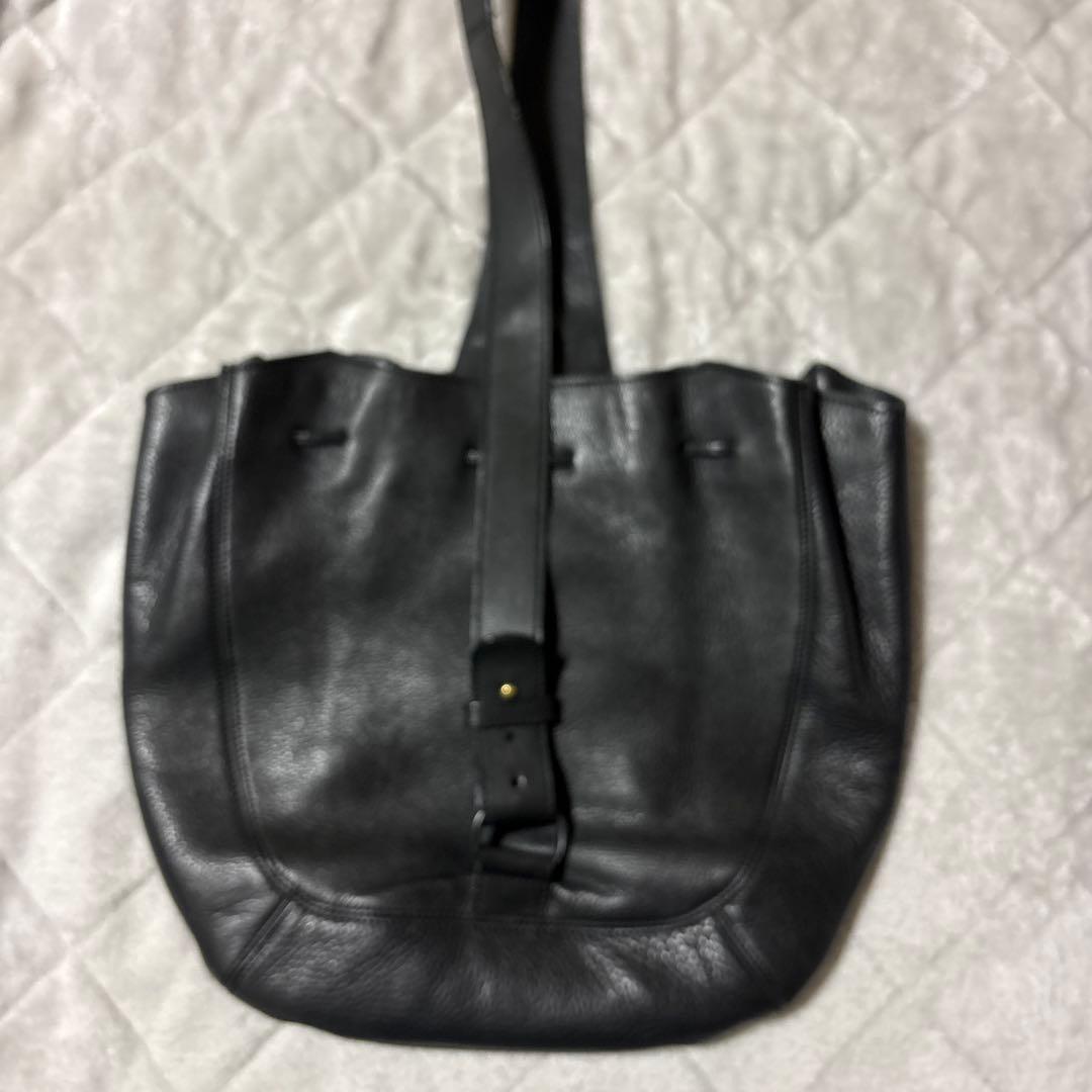 BALLY レザーボディバッグ